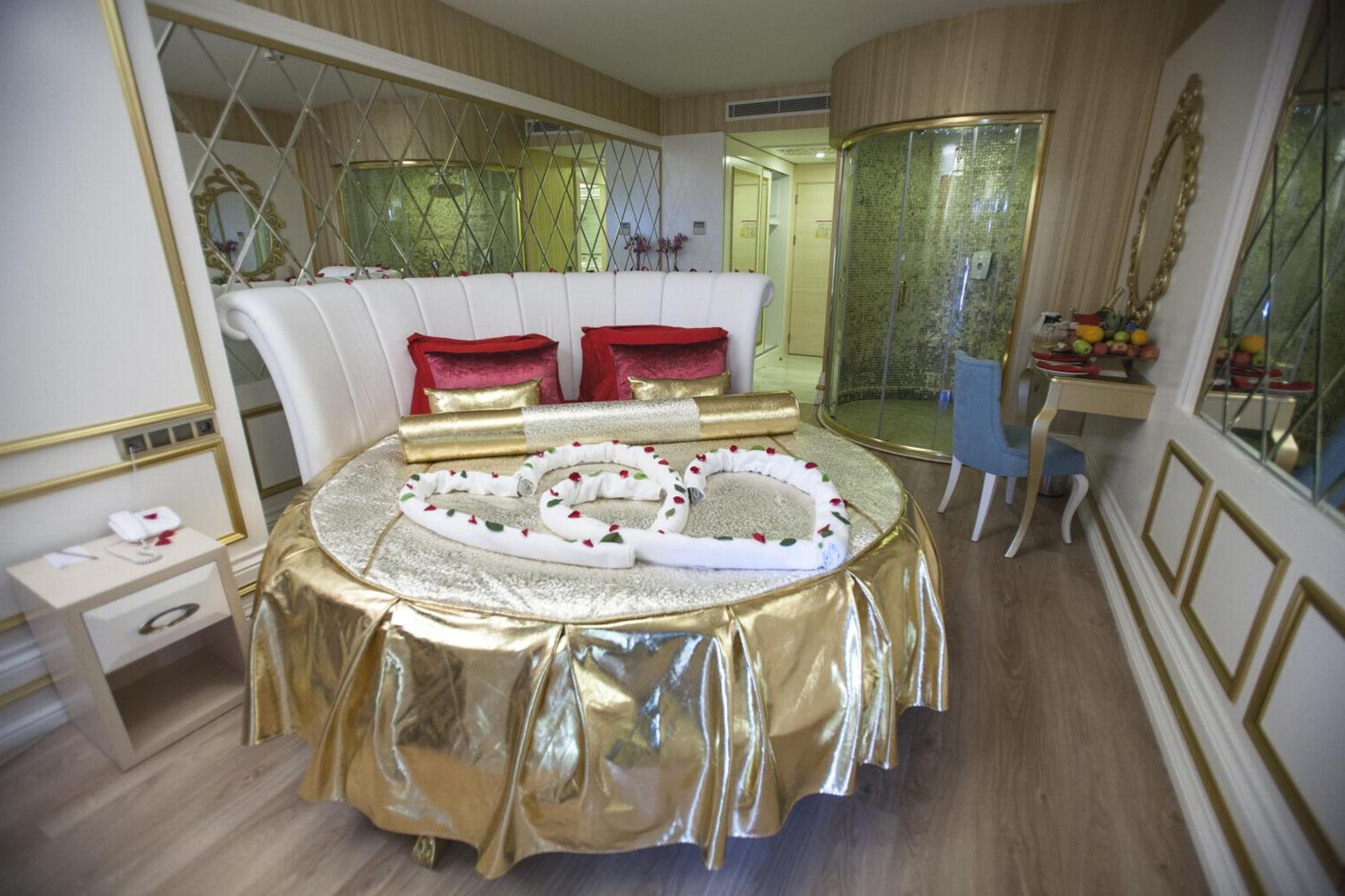 Azura Deluxe Resort & Spa Avsallar Quarto foto